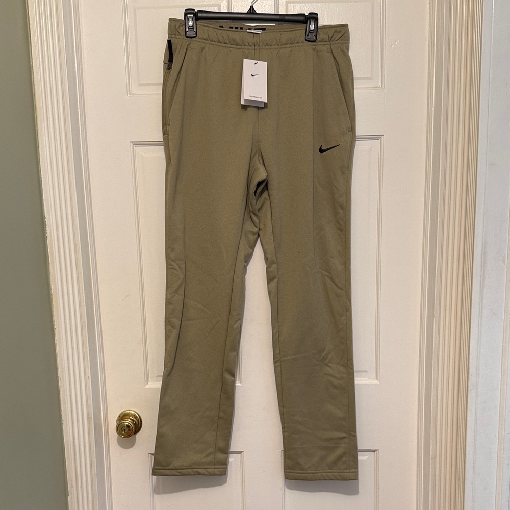 Nike Therma-FIT Joggers – Tan, Men’s Size M (NWT)